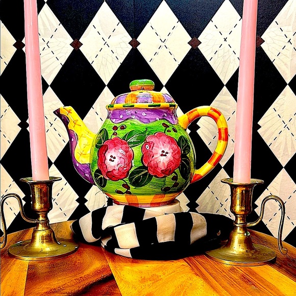 Milson & Louis Hand-Painted Ceramic Teapot – Whimsical Floral Design - Picture 13 of 14